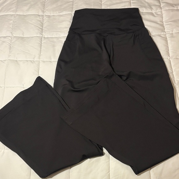 Black Yoga Flare Pants with Pockets and Wide Waistband - Picture 9 of 10